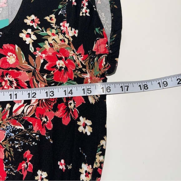 Maurices NWT Black & Red Floral Print Sweetheart Crop Jumpsuit Medium Women’s - Picture 9 of 14
